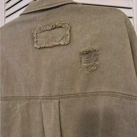 POL Olive Distressed Shacket - Picture 4 of 4